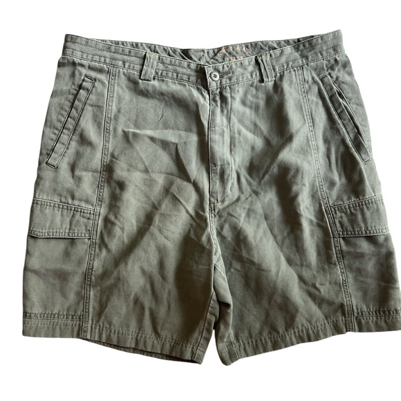 Tommy Bahama Relax Olive Cargo Shorts Sz 38 - Picture 1 of 6